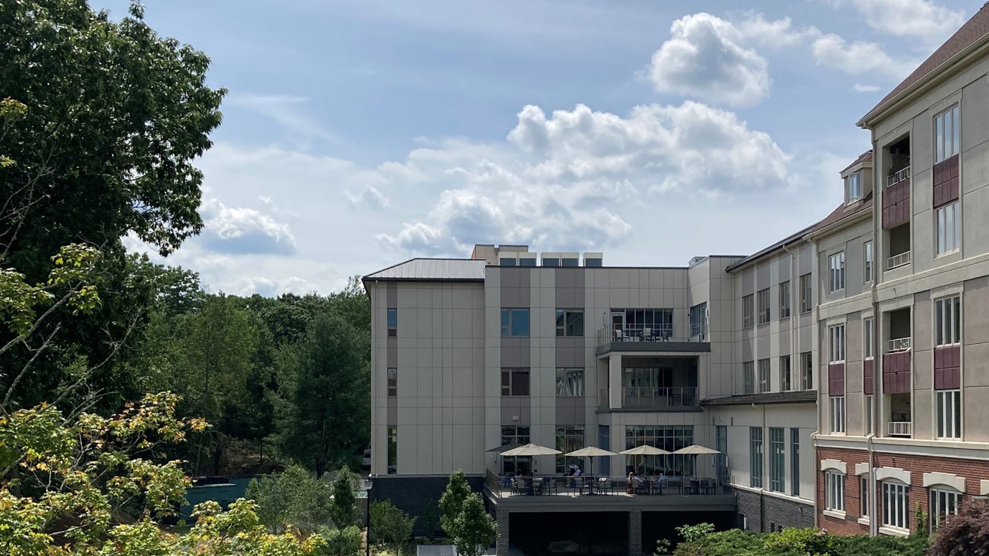 fox-hill-village-exterior4